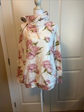 AMPERSAND AVE White Floral Hoodie with Pink Roses